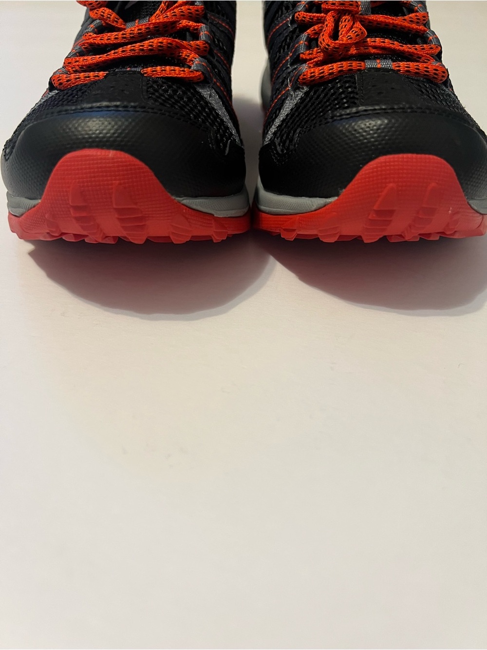 Columbia Men’s Black and Orange Trail Sneakers - Picture 9 of 9